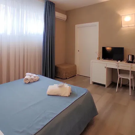 Cecina Hotel 3*