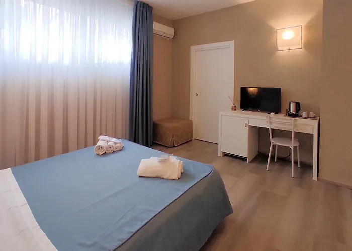 Cecina Hotel 3*