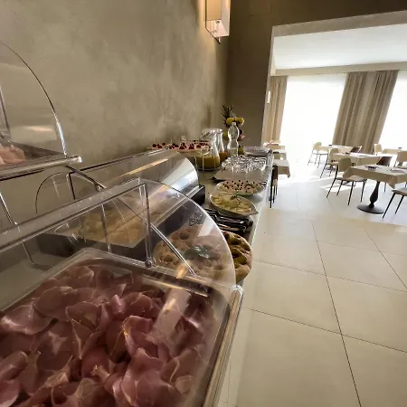 Cecina 3* מרינה די צ'צ'ינה
