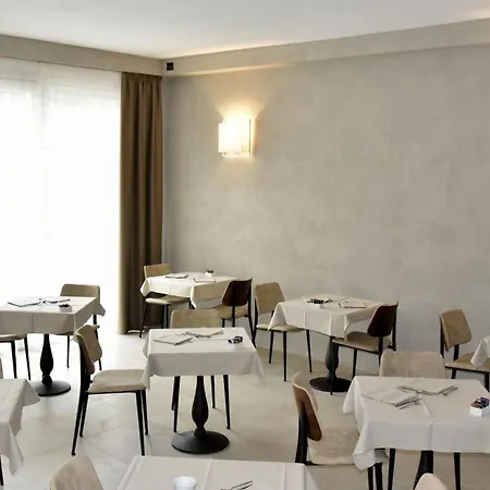 Hotel Cecina 3*